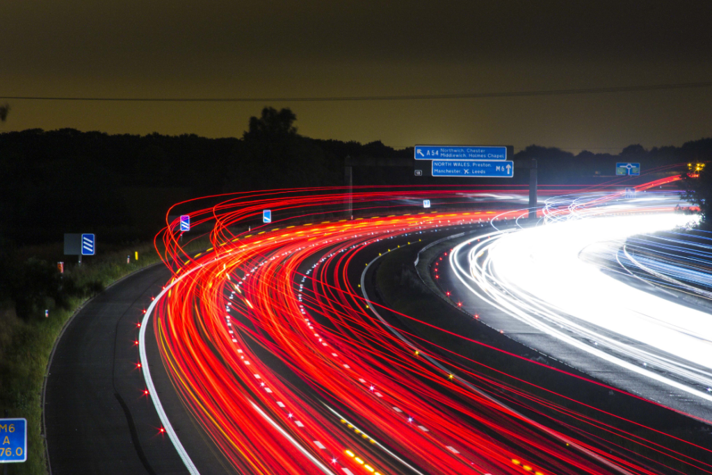 Eliminación de opacidad y suciedad en los faros del coche